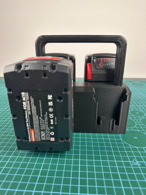 Koszyk na 4 baterie / akumulatory kompatybilny z Milwaukee M18