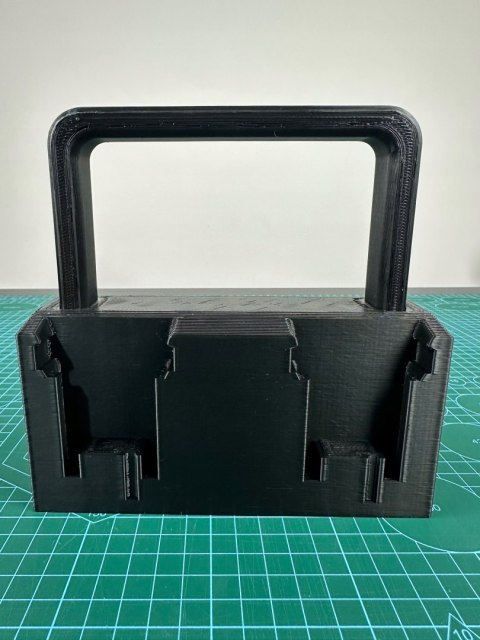 Koszyk na 4 baterie / akumulatory kompatybilny z Milwaukee M18