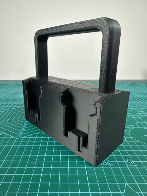 Koszyk na 4 baterie / akumulatory kompatybilny z Milwaukee M18