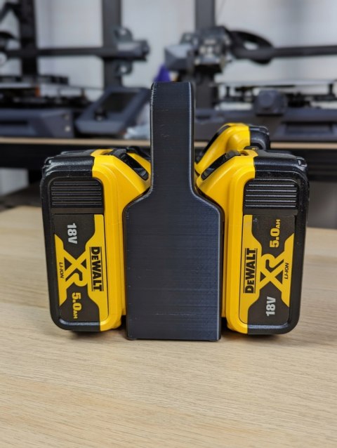Koszyk, uchwyt na 4 Akumulatory, Baterie do narzędzi DeWALT 18V i 54V Koszyk, uchwyt na 4 Akumulatory, Baterie do narzędzi DeWALT 18V i 54V